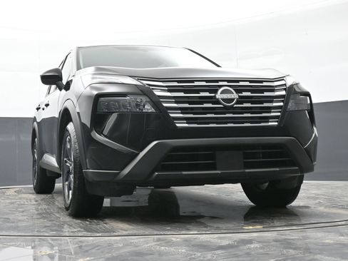 Used 2024 Nissan Rogue SV image 37