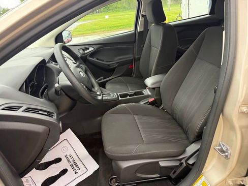 Certified 2017 Ford Focus SE FWD image 23