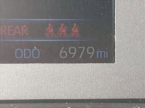 Used 2025 Toyota Corolla Cross AWD Hybrid image 11