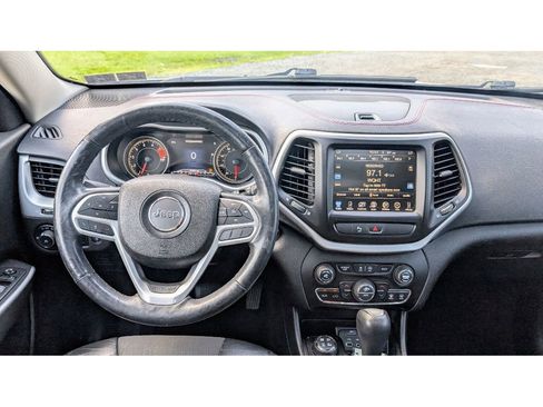 Used 2018 Jeep Cherokee Trailhawk w/ Comfort/Convenience Group image 33