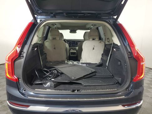 Certified 2024 Volvo XC90 T8 Ultimate w/ Lounge Package image 11