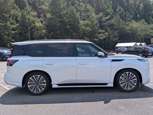 Used 2025 INFINITI QX80 Luxe AWD/4WD image 10