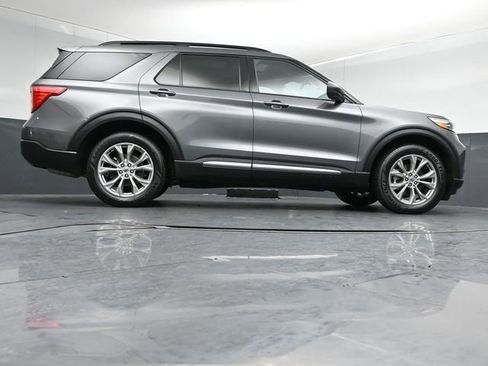 Certified 2023 Ford Explorer XLT w/ Equipment Group 202A AWD/4WD image 46