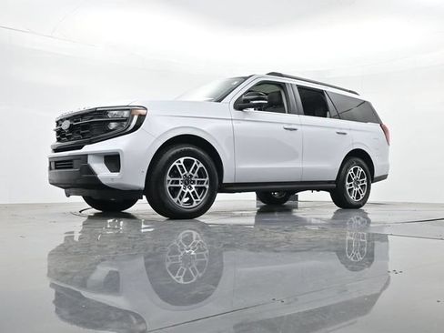 Certified 2025 Ford Expedition Active RWD image 40