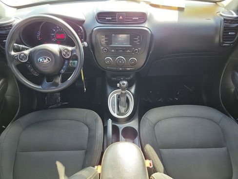 Used 2016 Kia Soul + image 13