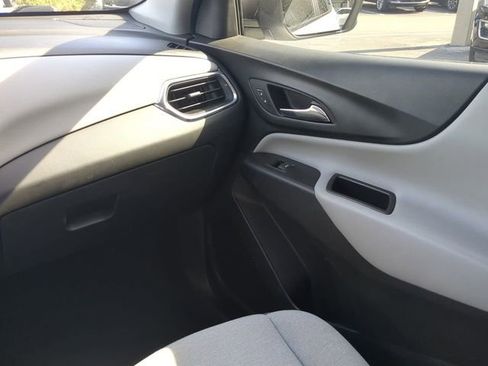Used 2022 Chevrolet Equinox LS image 19
