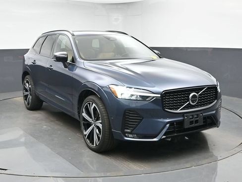 Used 2023 Volvo XC60 B5 Ultimate w/ Climate Package AWD/4WD image 2
