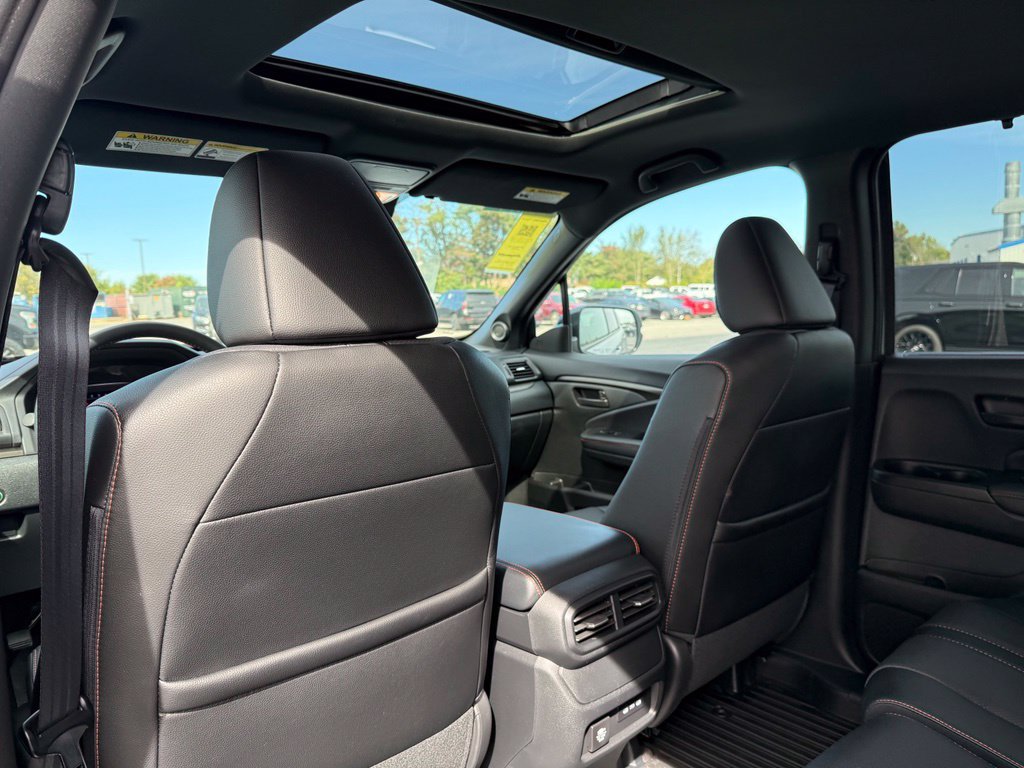 Used 2025 Honda Passport TrailSport image 7