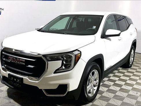 Used 2024 GMC Terrain SLE FWD image 1