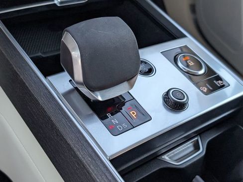 Used 2023 Land Rover Range Rover SE image 19