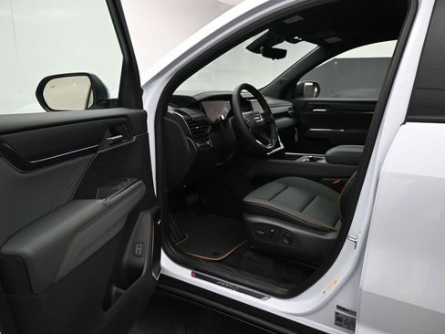New 2026 GMC Acadia AT4 w/ Luxury Package AWD/4WD image 11