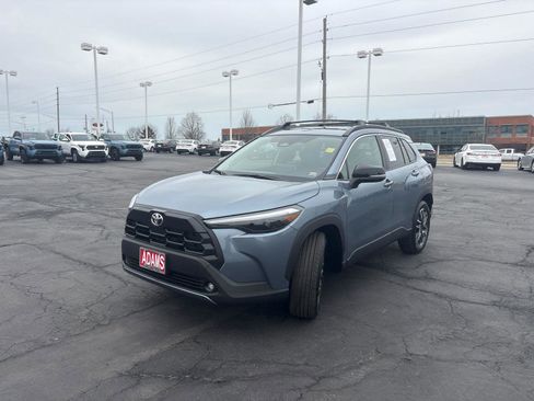 Used 2026 Toyota Corolla Cross XLE w/ Convenience Package image 3