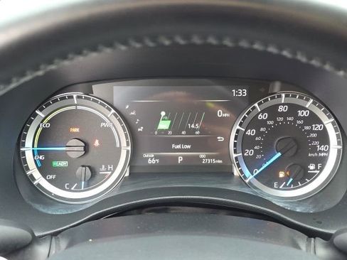 Used 2023 Toyota Highlander LE image 25