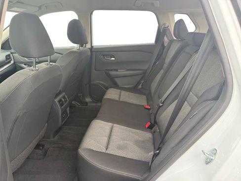 Used 2024 Nissan Rogue SV image 16