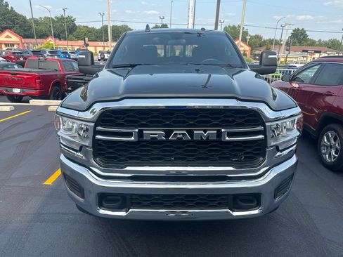 Used 2024 RAM 2500 Tradesman w/ Chrome Appearance Group AWD/4WD image 10