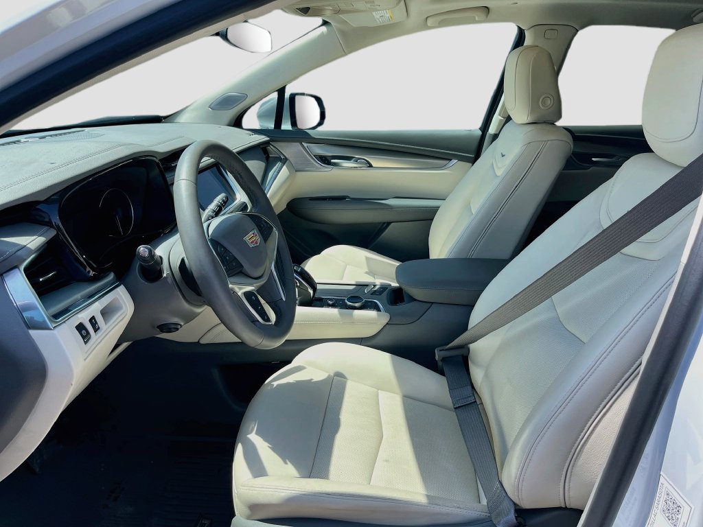 Used 2025 Cadillac XT5 Premium Luxury w/ LPO, Floor Liner Package FWD image 22