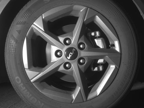 Used 2025 Kia K4 LXS image 13