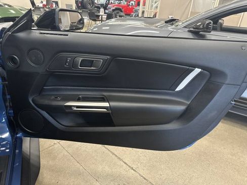 Used 2021 Ford Mustang Shelby GT500 w/ Technology Package RWD image 17