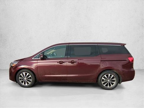 Used 2018 Kia Sedona SX image 9