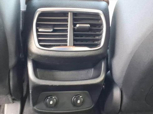 Used 2019 Hyundai Santa Fe SEL image 32