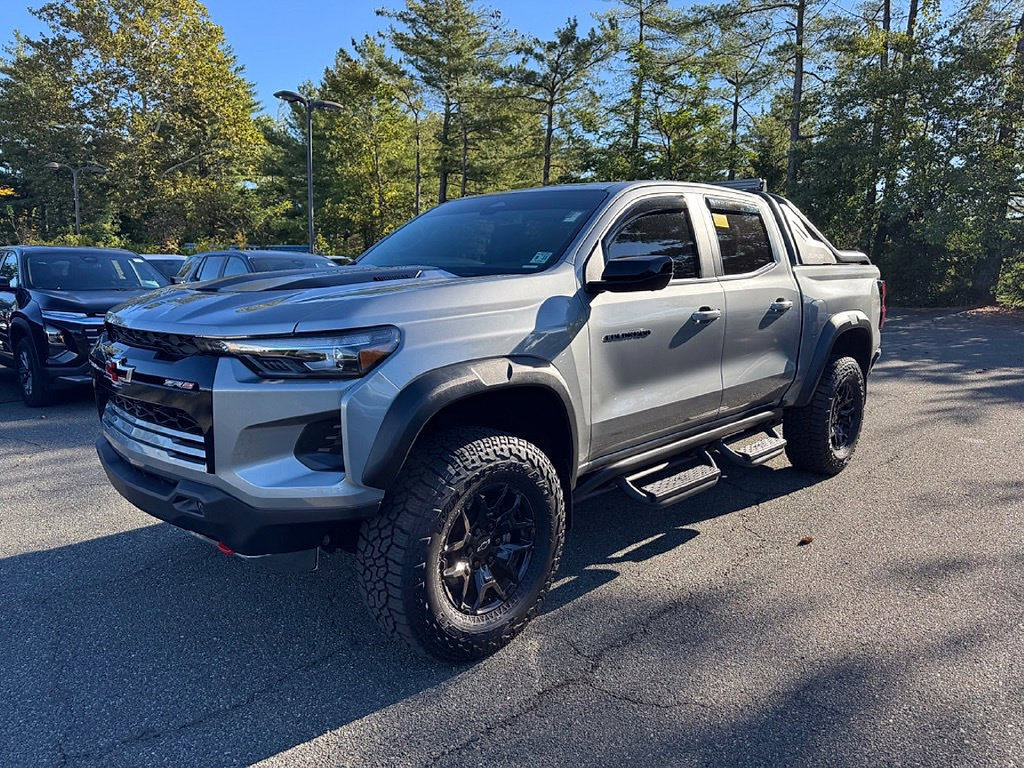 Certified 2026 Chevrolet Colorado ZR2 w/ Midnight Edition AWD/4WD image 4