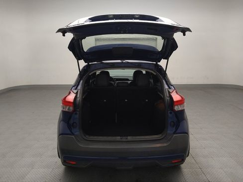 Used 2019 Nissan Kicks SR w/ SR Premium Package FWD image 29