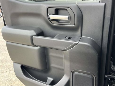Used 2025 Chevrolet Silverado 1500 Custom w/ Turbomax Blackout Package image 17