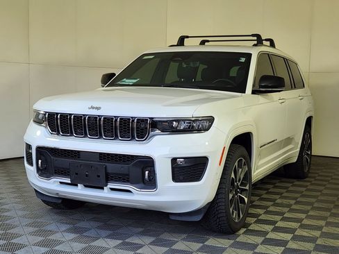 Used 2021 Jeep Grand Cherokee L Overland w/ Advanced Protech Group III AWD/4WD image 3