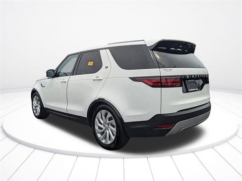 Used 2024 Land Rover Discovery S image 12