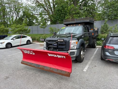 Used 2015 Ford F550 4x4 Regular Cab Super Duty image 4