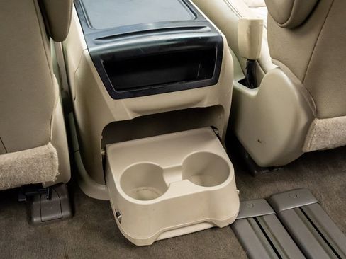 Used 2015 Toyota Sienna XLE image 19