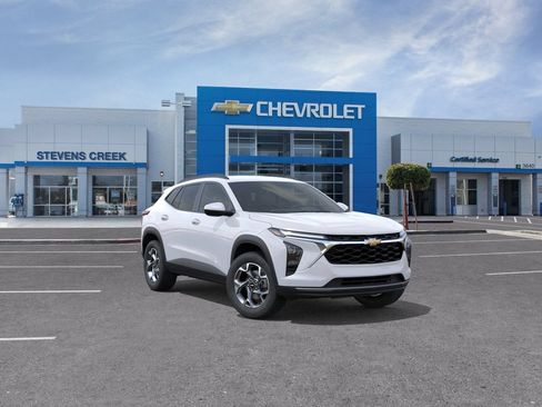 New 2026 Chevrolet Trax LT w/ Driver Confidence Package FWD image 9