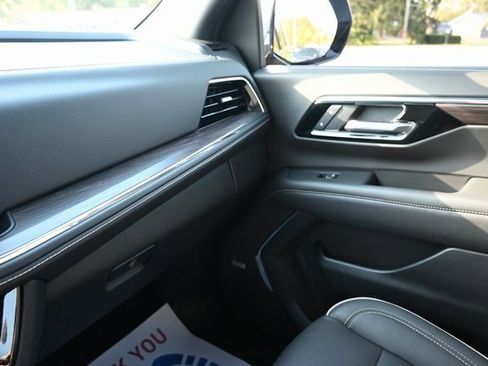 Used 2025 Chevrolet Tahoe Premier image 31