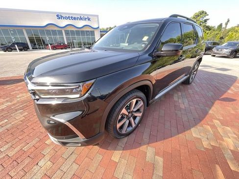 Used 2025 Honda Pilot Elite image 30