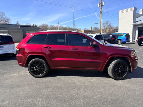 Used 2019 Jeep Grand Cherokee Altitude image 5
