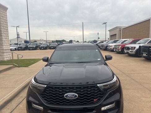 Used 2023 Ford Explorer ST w/ Equipment Group 401A AWD/4WD image 2