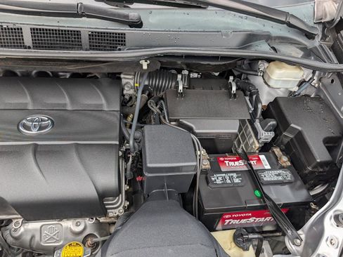 Used 2015 Toyota Sienna XLE Premium FWD image 29