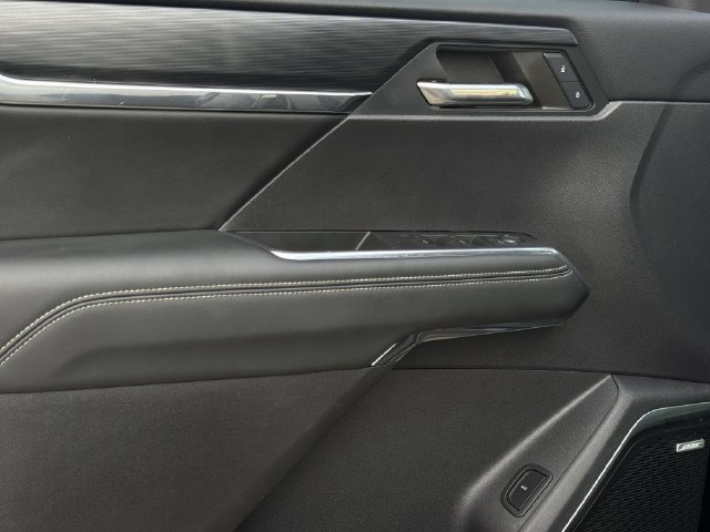 Used 2024 GMC Acadia Elevation FWD image 25