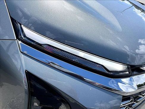 Certified 2025 Chevrolet Equinox LT w/ Safety and Technology Package FWD image 30
