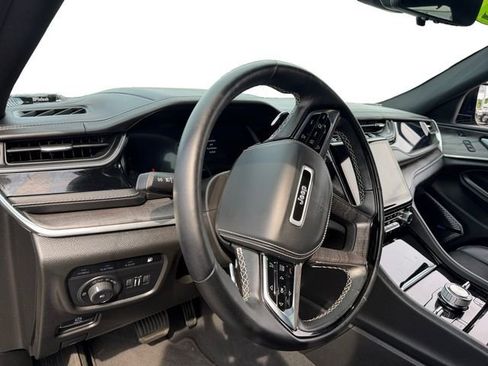 Used 2022 Jeep Grand Cherokee Overland w/ Advanced Protech Group III AWD/4WD image 14