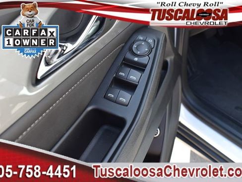 Used 2023 Chevrolet Traverse LT FWD image 18