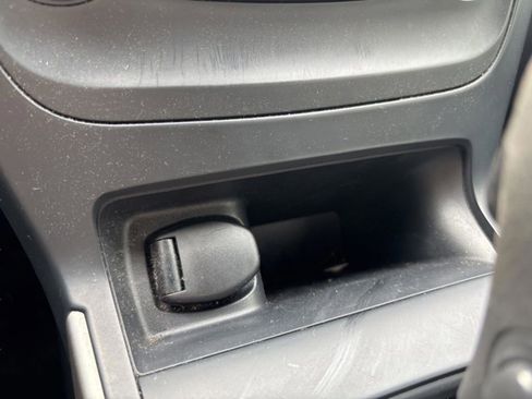 Used 2017 Nissan Sentra SV FWD image 19