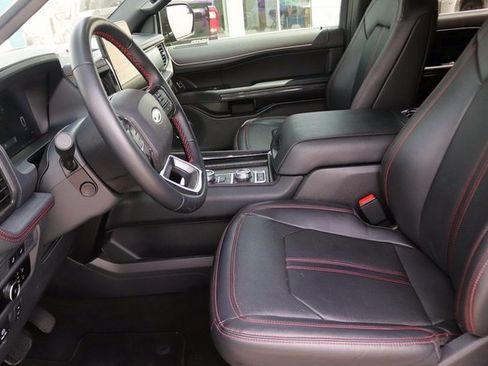 Used 2024 Ford Expedition Limited image 13