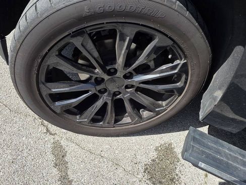 Used 2018 GMC Yukon Denali w/ Denali Ultimate Package AWD/4WD image 32