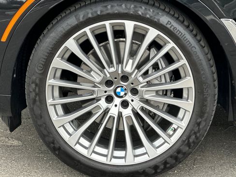 Used 2025 BMW X7 xDrive40i w/ Premium Package image 37