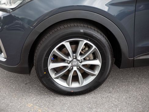 Used 2018 Hyundai Santa Fe SE AWD/4WD image 9