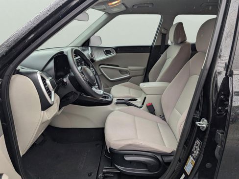 Certified 2022 Kia Soul LX image 10