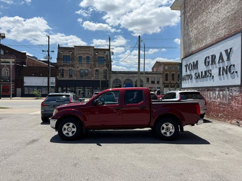 Used 2007 Nissan Frontier SE w/ SE Value Truck Pkg AWD/4WD image 5