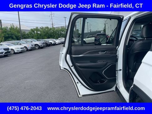 Certified 2023 Jeep Grand Cherokee Limited w/ Luxury Tech Group II AWD/4WD image 36