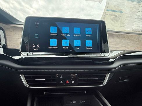 New 2026 Volkswagen Atlas SE image 13